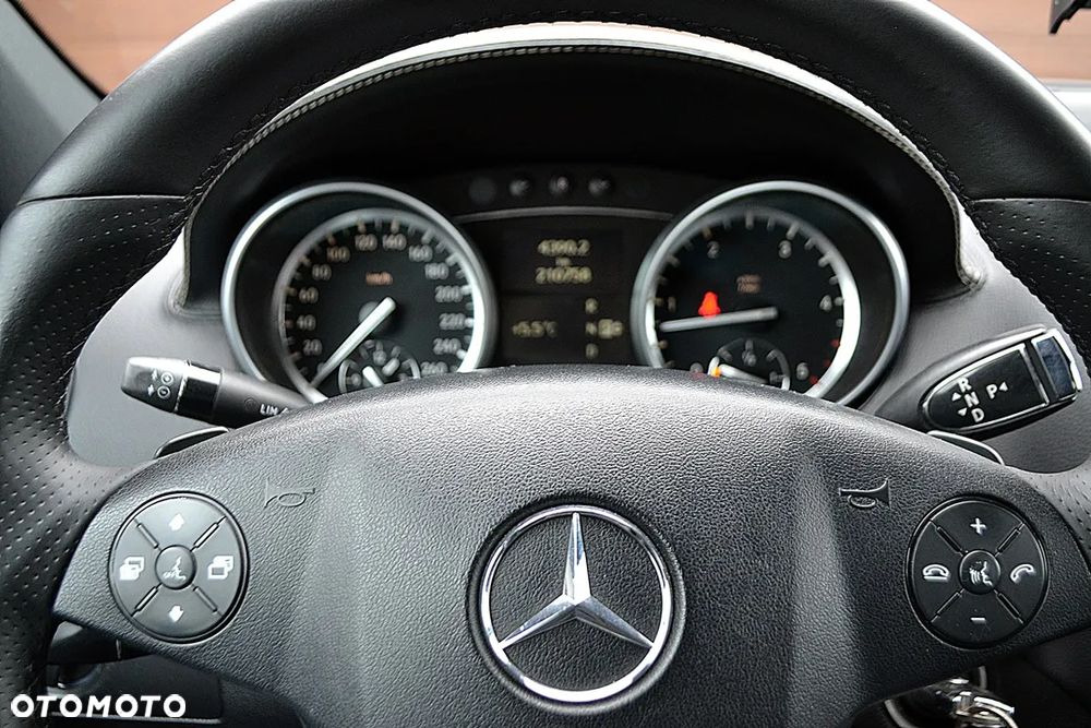 Mercedes-Benz ML - 28