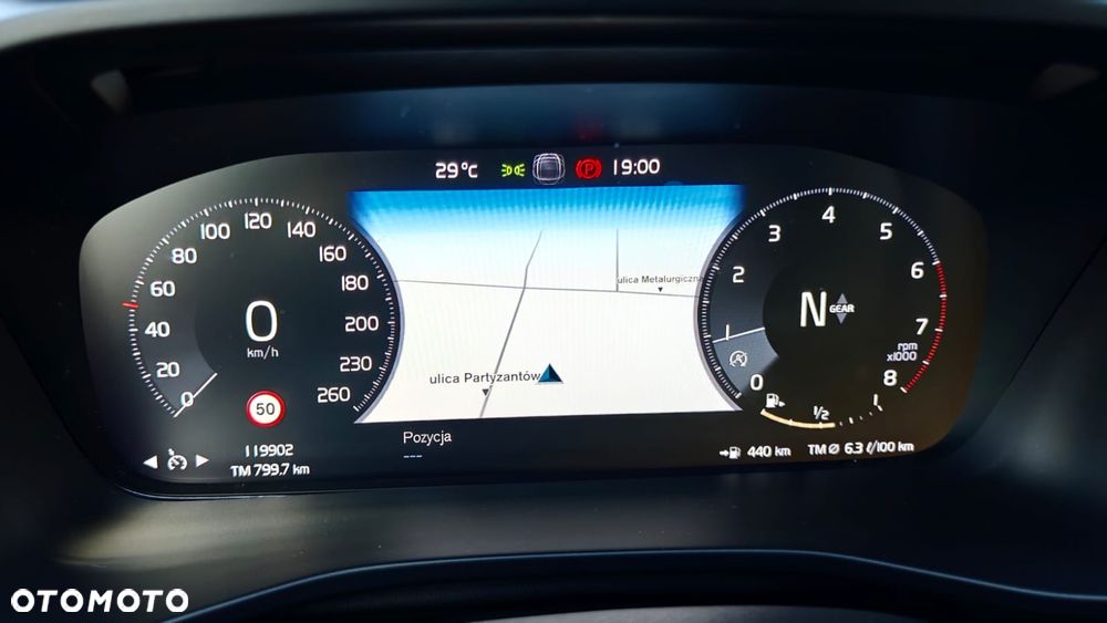 Volvo XC 40 T3 Momentum Pro - 22