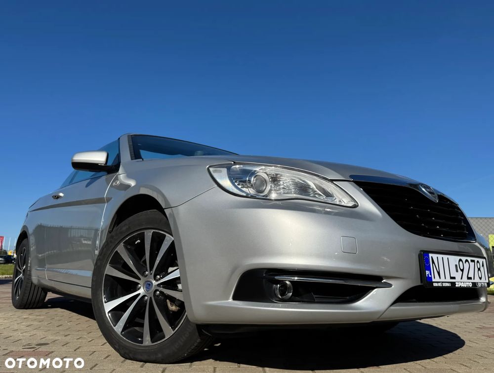 Chrysler 200 - 5