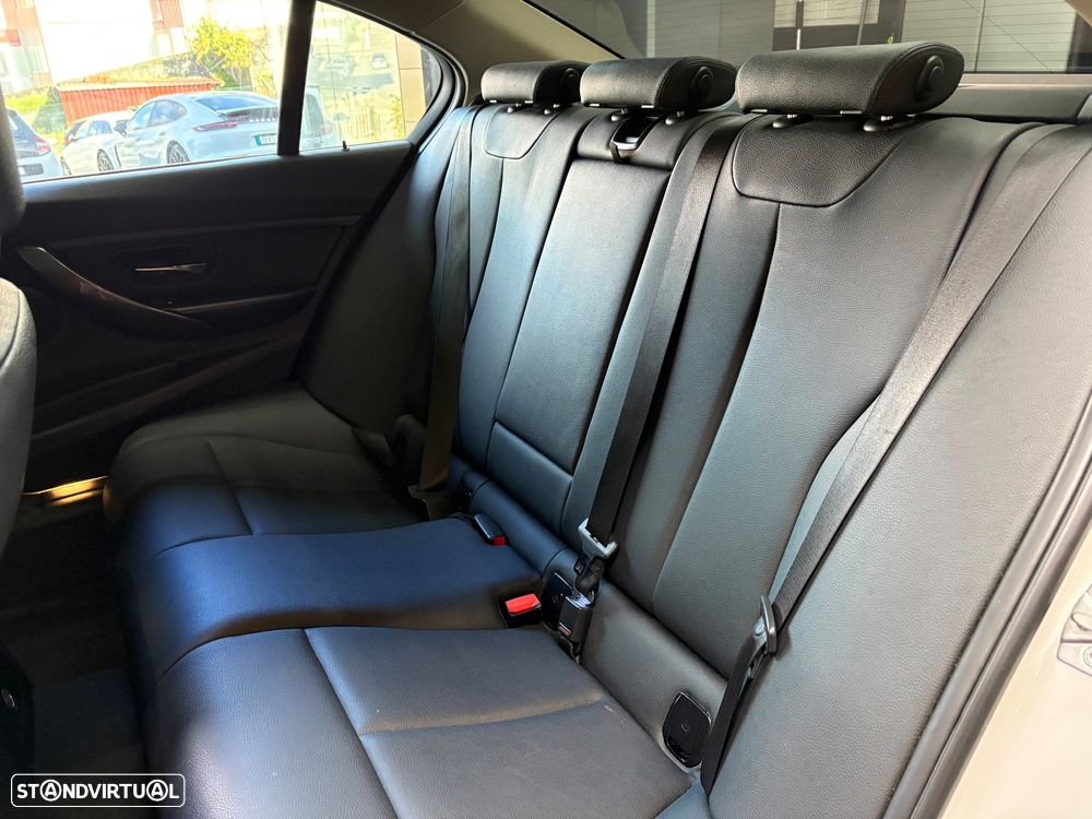 BMW 320 d Efficient Dynamic Edition Modern Line - 39