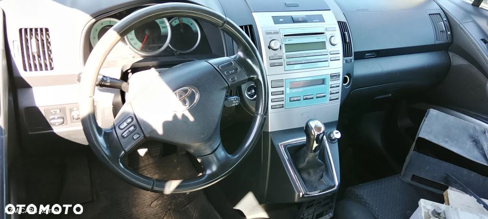 TOYOTA COROLLA VERSO na części - 6