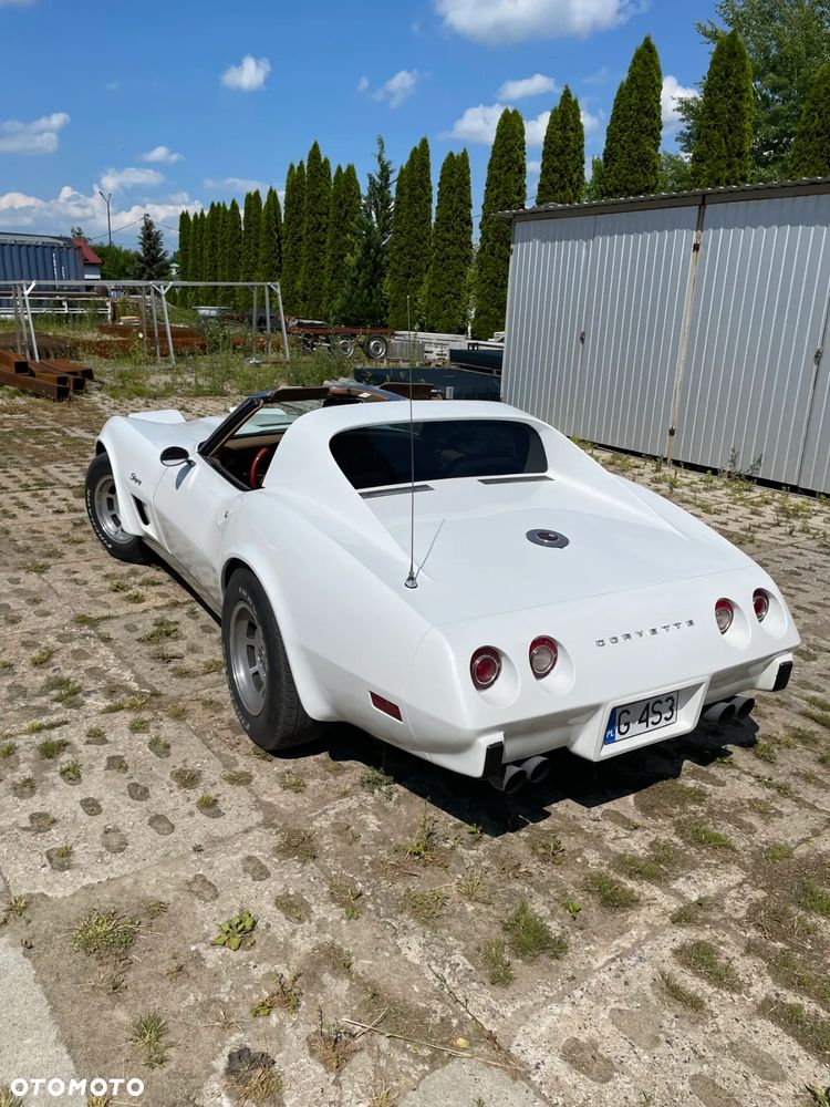 Chevrolet Corvette - 4