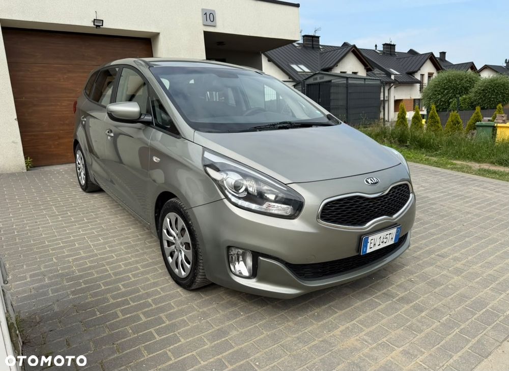 Kia Carens 1.7 CRDi M 7os - 1