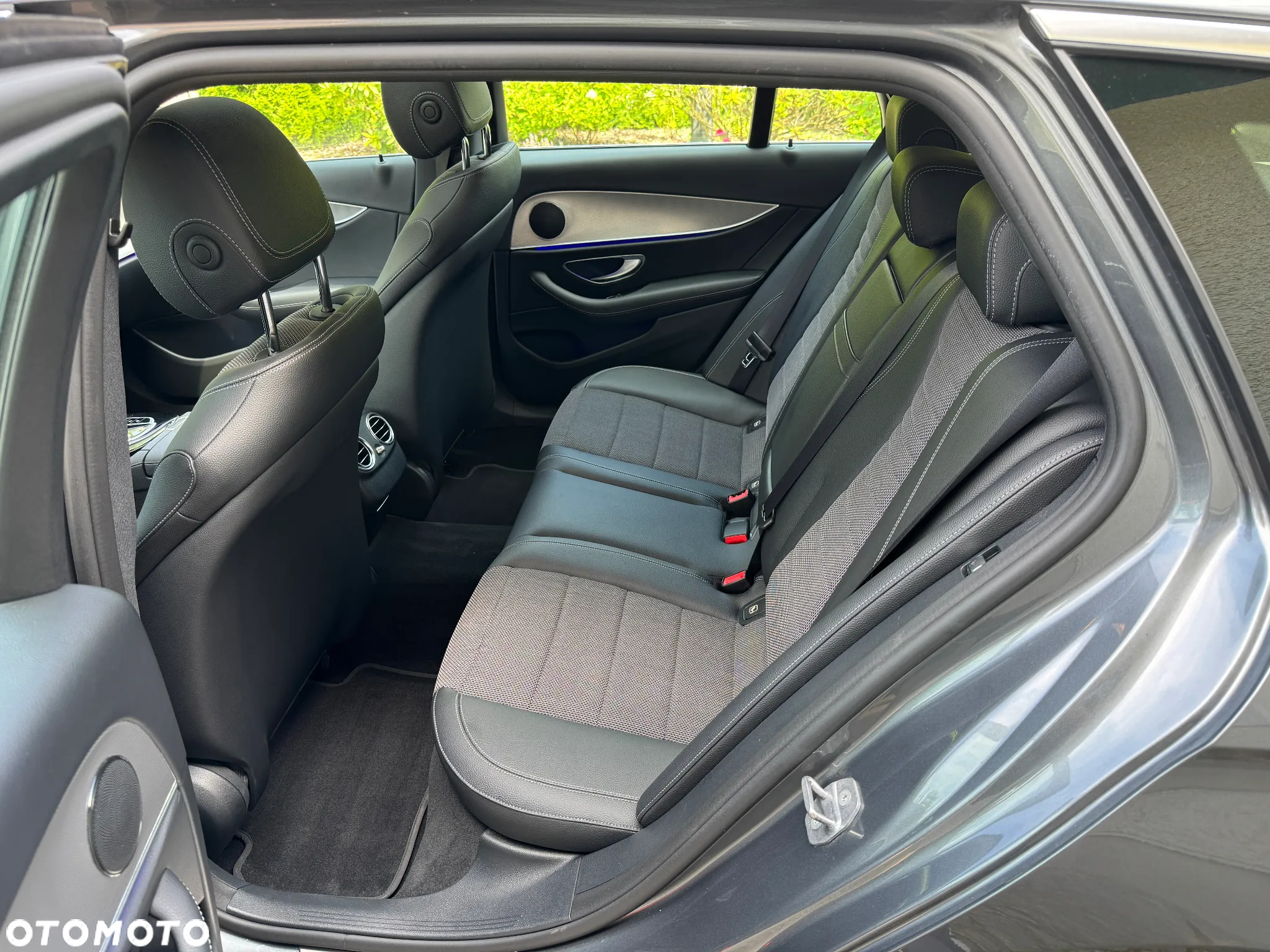 Mercedes-Benz Klasa E 200 d T 9G-TRONIC Exclusive - 12
