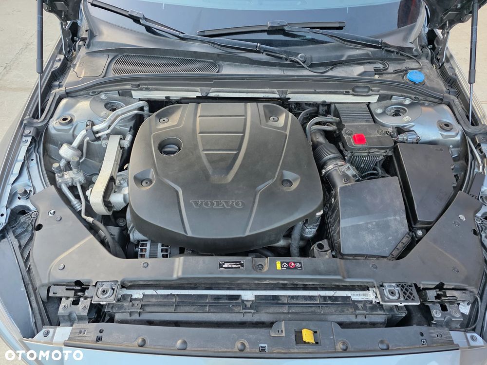 Volvo V60 D4 R-Design - 32