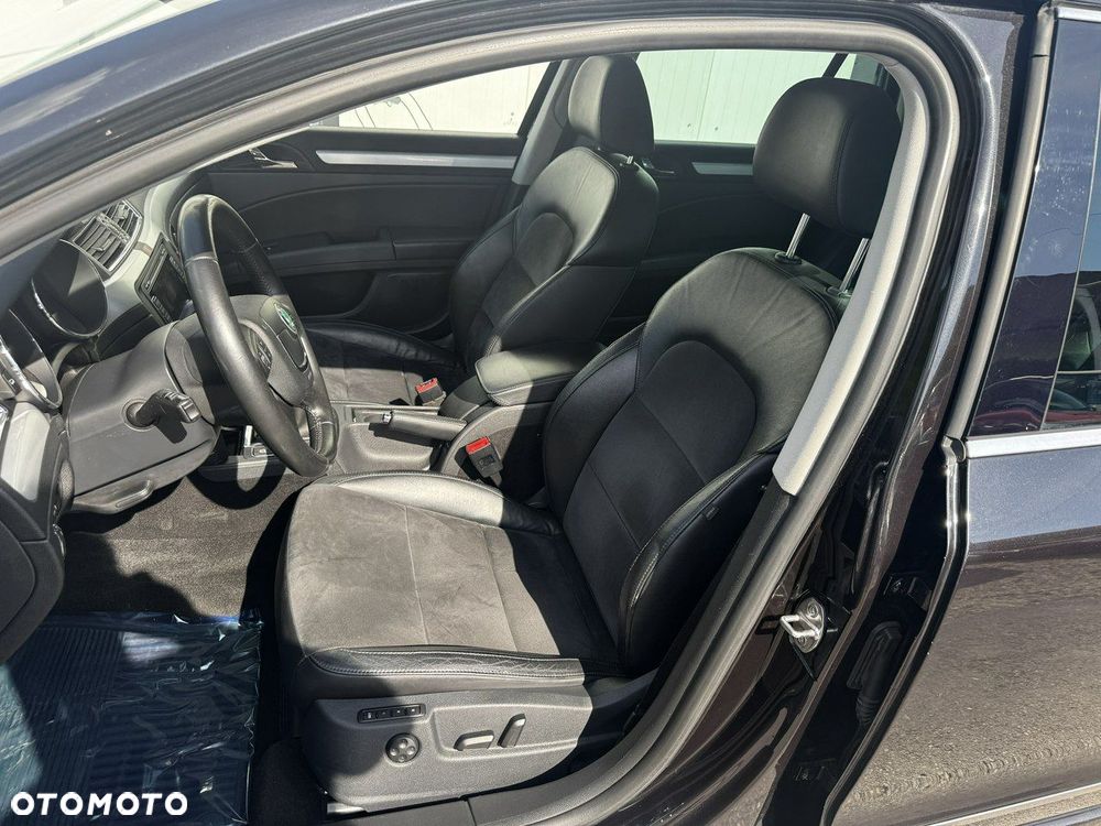 Skoda Superb 1.6 TDI GreenLine - 10