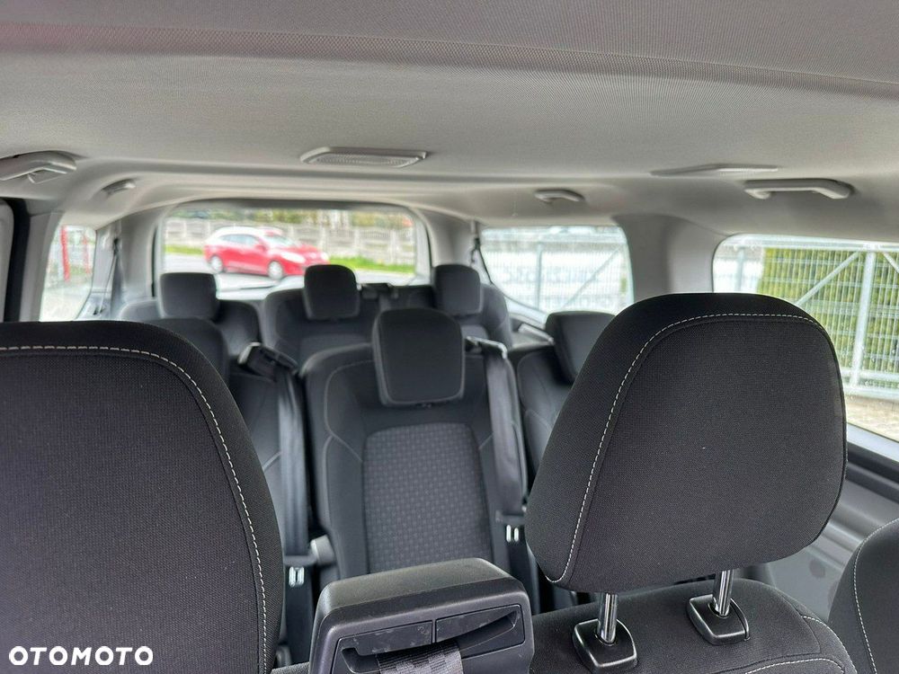 Ford Tourneo Custom - 15