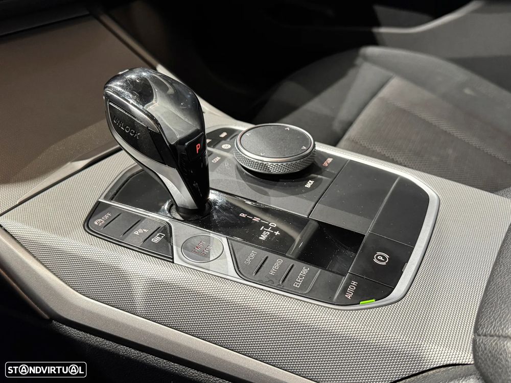 BMW 330 e Auto - 16