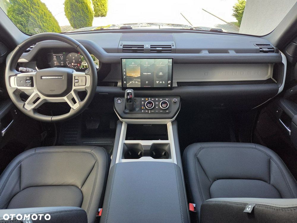 Land Rover Defender - 13