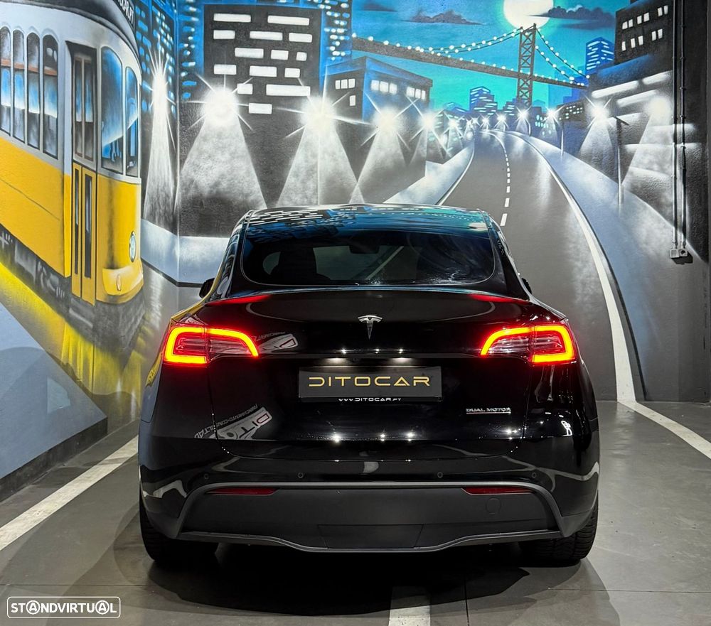 Tesla Model Y Performance Dual Motor AWD - 9