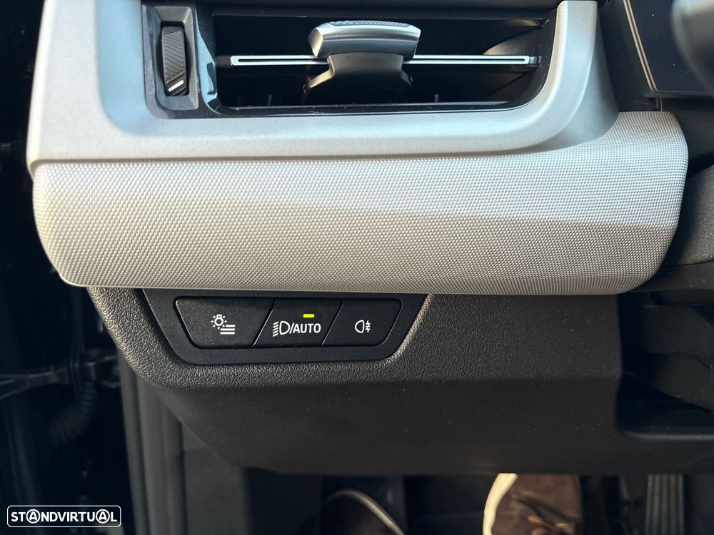 BMW 225xe Active Tourer e xDrive Edição Optimized - 40