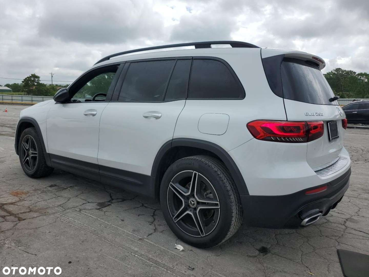 Mercedes-Benz GLB - 2