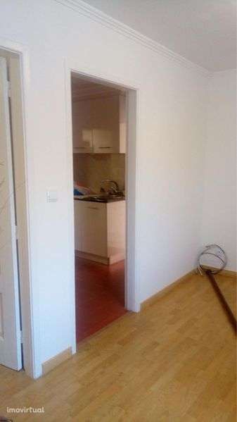 Arrendo casa T2 com logradouro - Grande imagem: 3/9