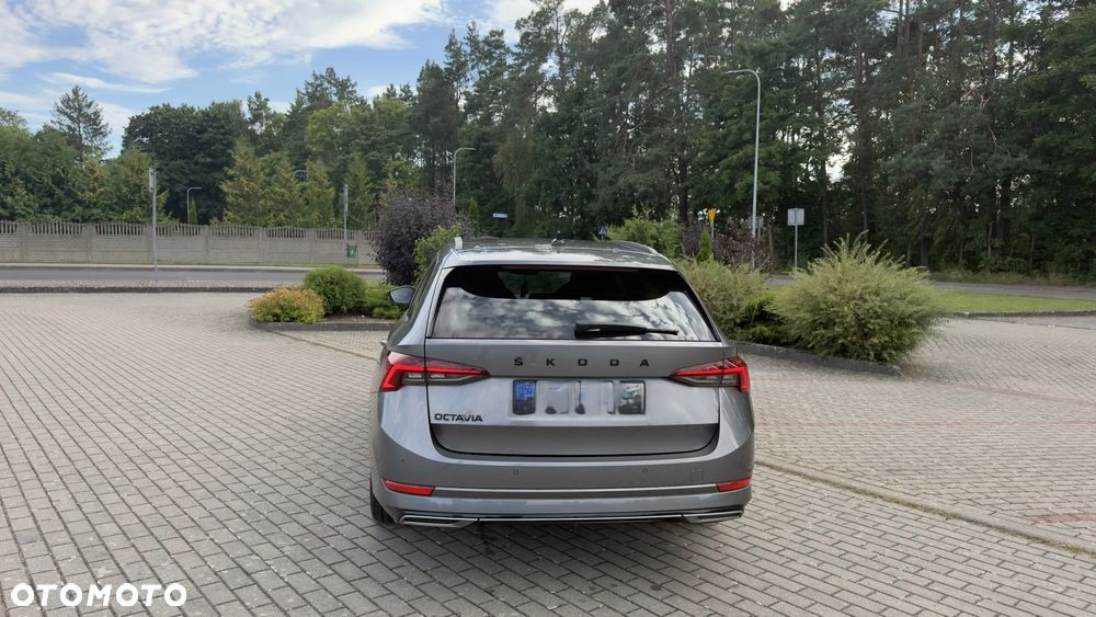 Skoda Octavia 2.0 TDI DSG 4x4 Sportline - 3