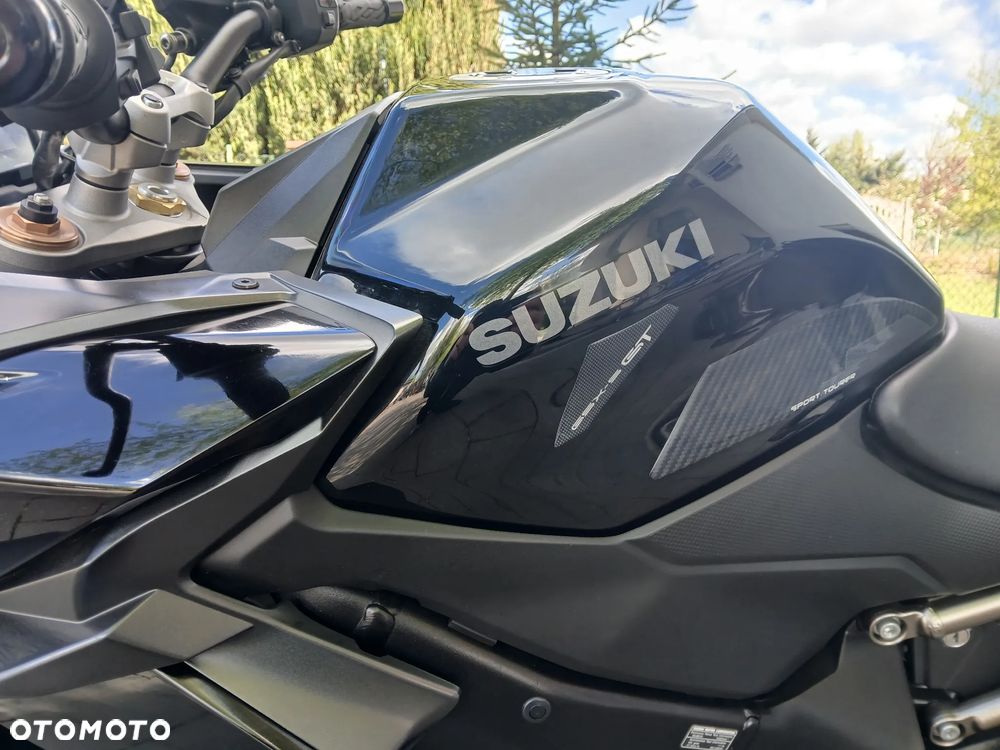 Suzuki GSX 1000 - 15