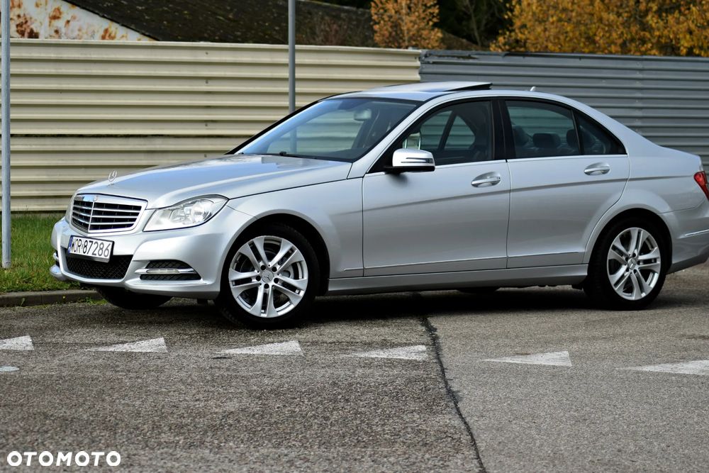 Mercedes-Benz Klasa C 250 CGI T Automatik BlueEFFICIENCY Elegance - 11