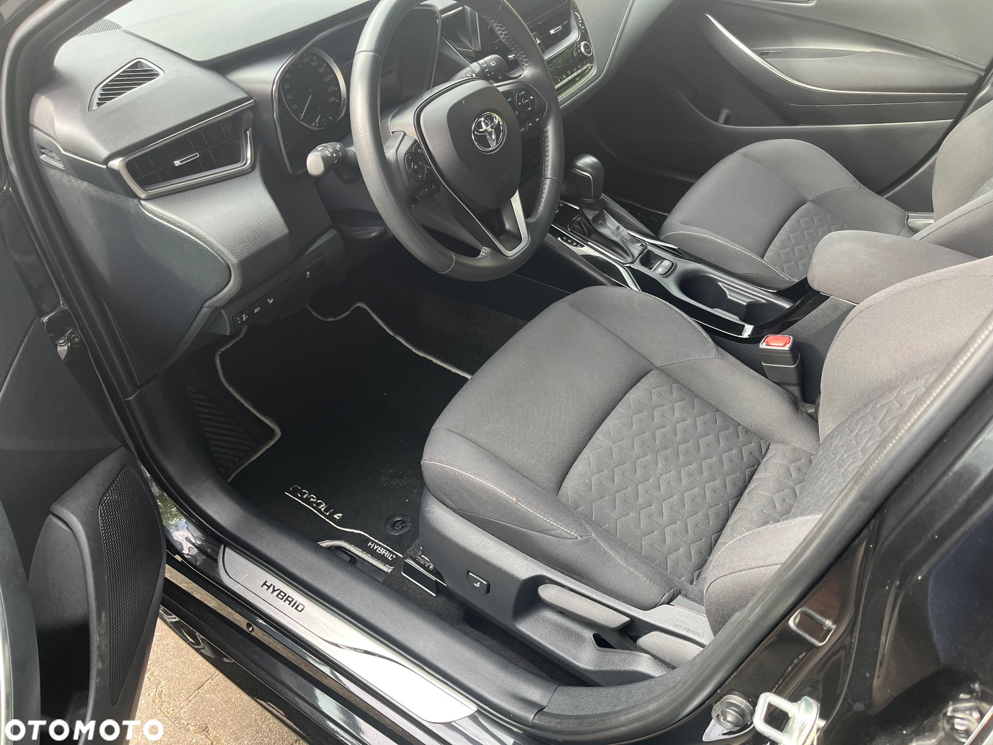 Toyota Corolla 1.8 Hybrid Comfort - 9
