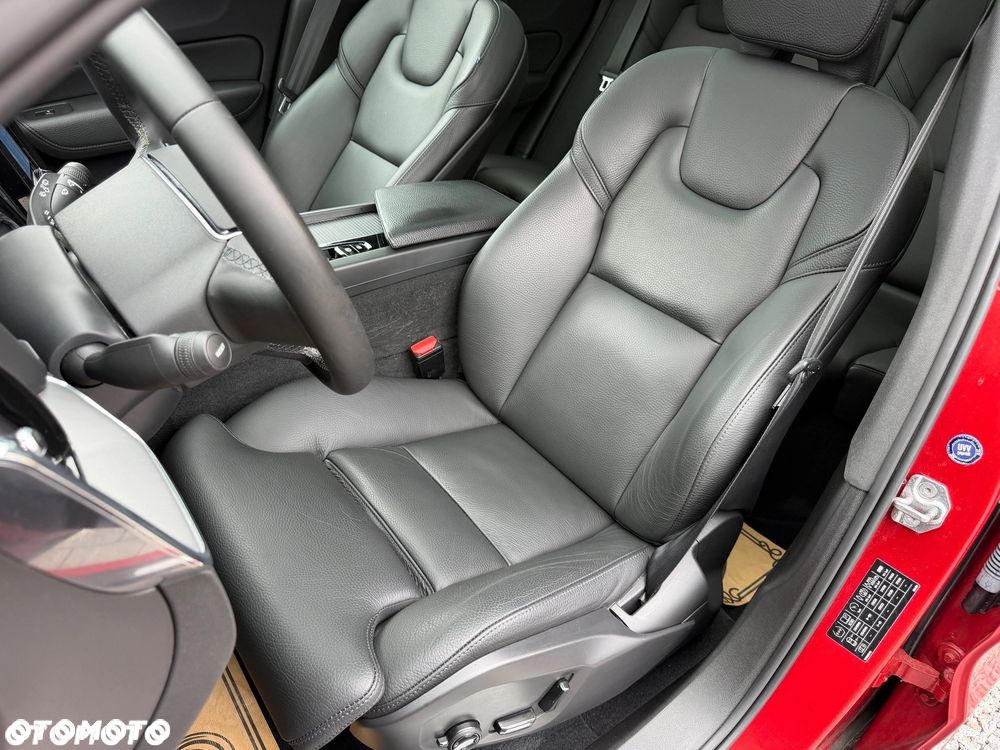 Volvo XC 60 T6 Plug-In Hybrid AWD Inscription - 12