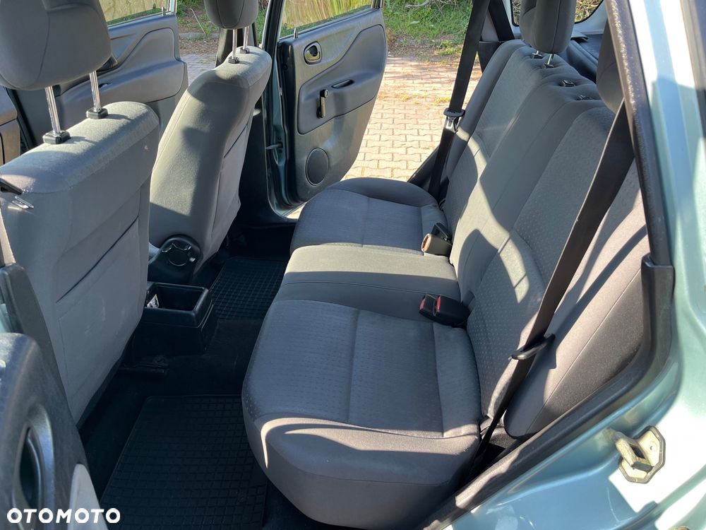 Mitsubishi Space Star 1.6 Family - 9