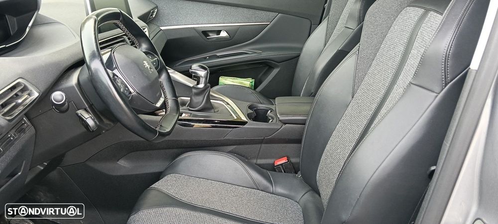 Peugeot 5008 1.5 BlueHDi Allure Pack — fotografia 9