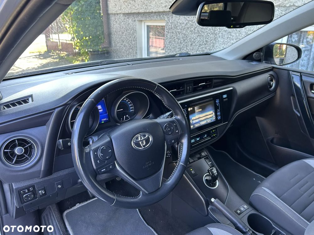 Toyota Auris - 4