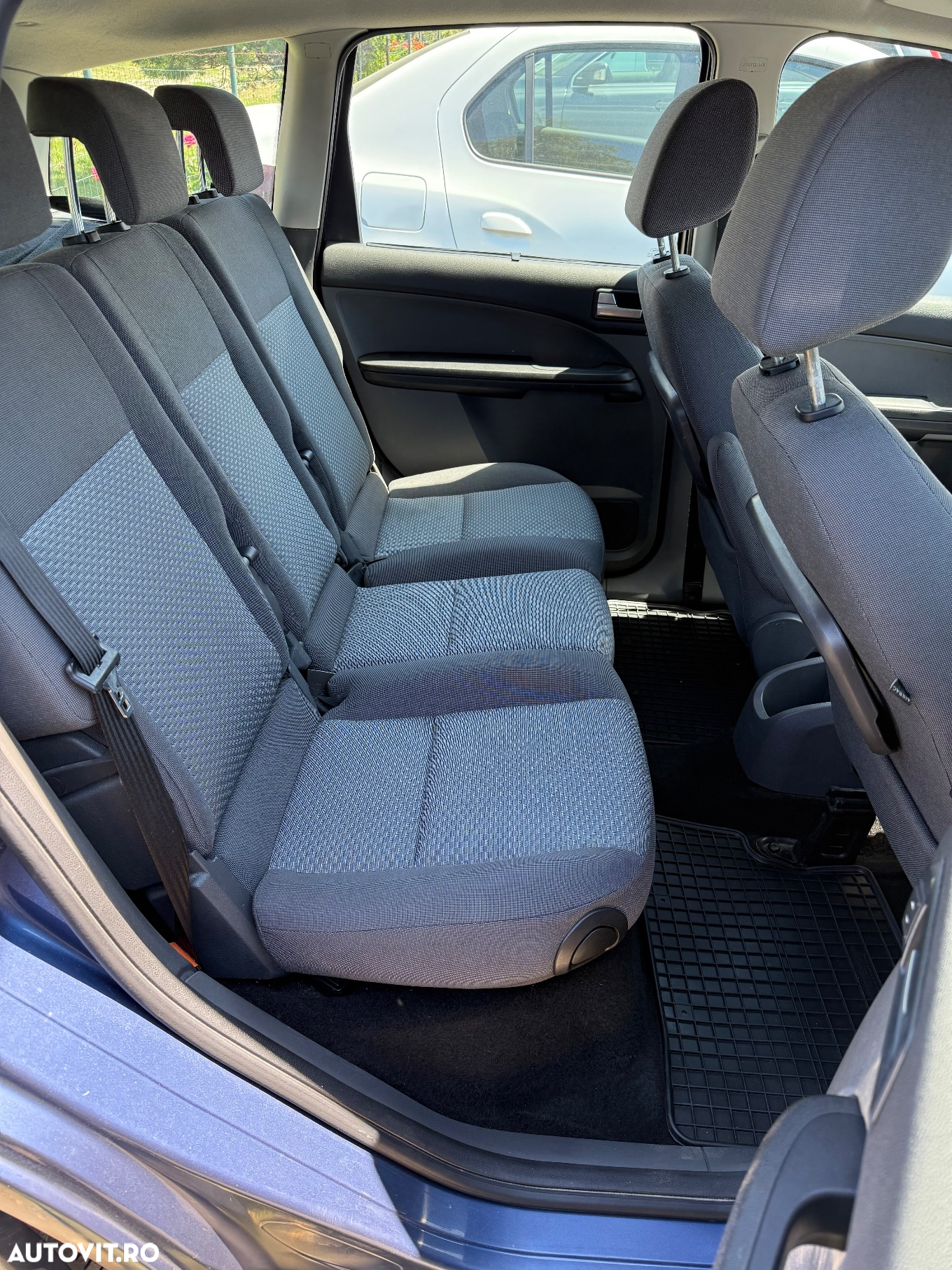 Ford Focus C-MAX 1.6 TDCi DPF Ghia - 4
