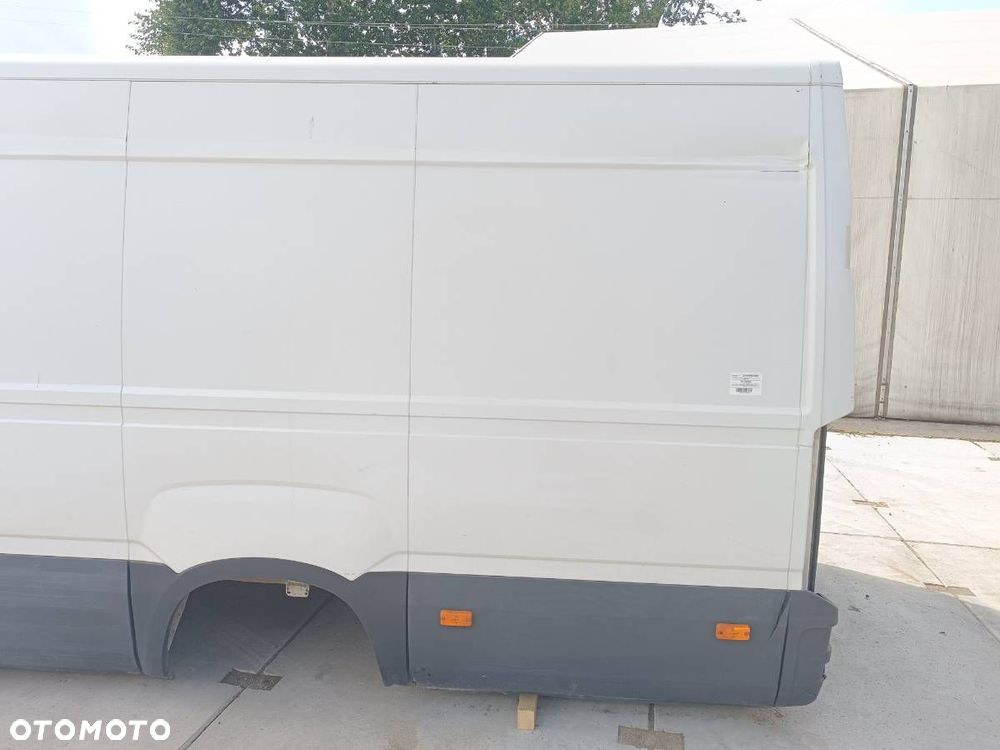 KAROSERIA ĆWIARTKA PRAWY PRZÓD SŁUPEK PRÓG LEWY BOK  IVECO DAILY VI Autobus 2014 - 2022 50C16 - 10
