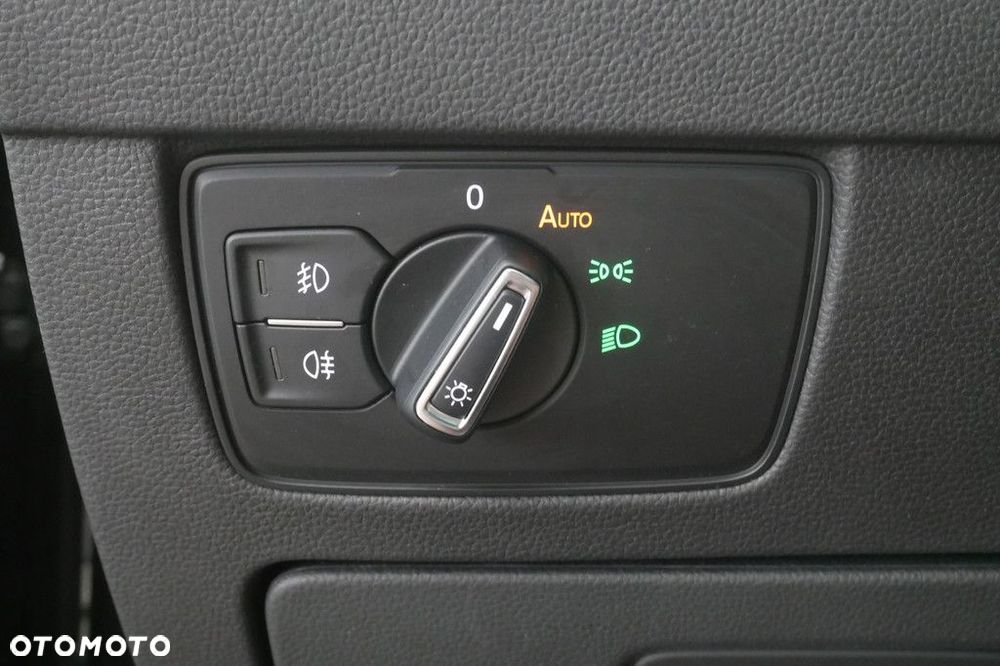 Volkswagen Passat Variant - 32