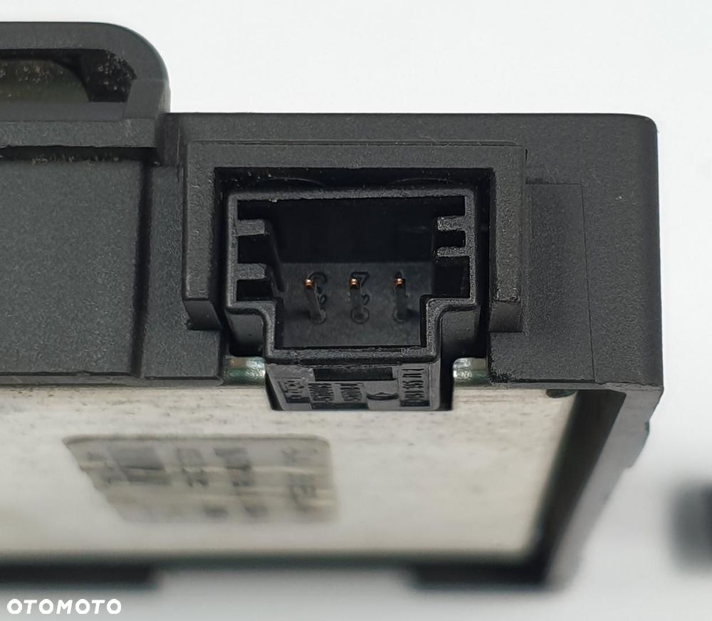 WZMACNIACZ ANTENY MERCEDES W169 A1698200475 - 2