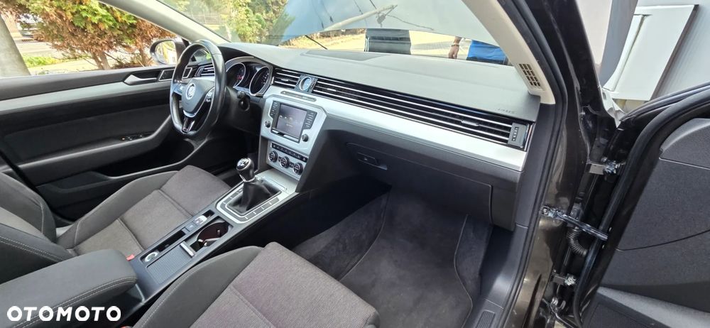 Volkswagen Passat Variant 2.0 TDI BMT Highline - 38