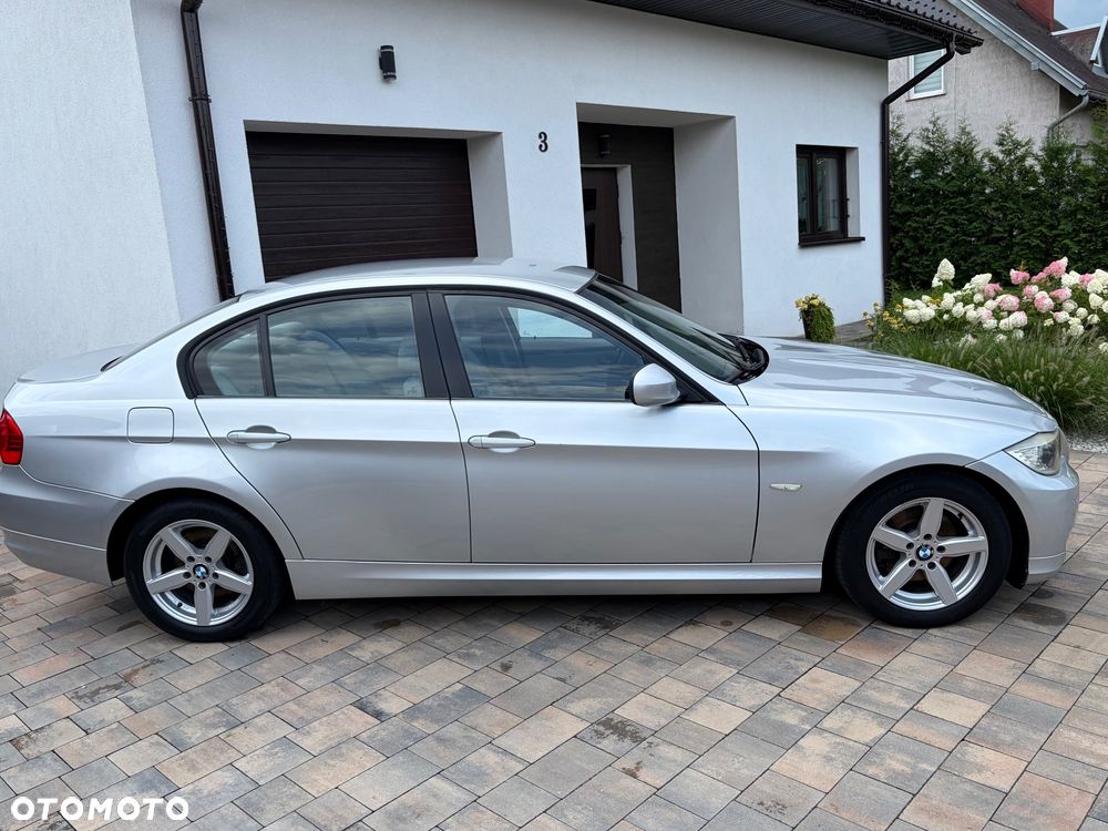 BMW Seria 3 318i - 5
