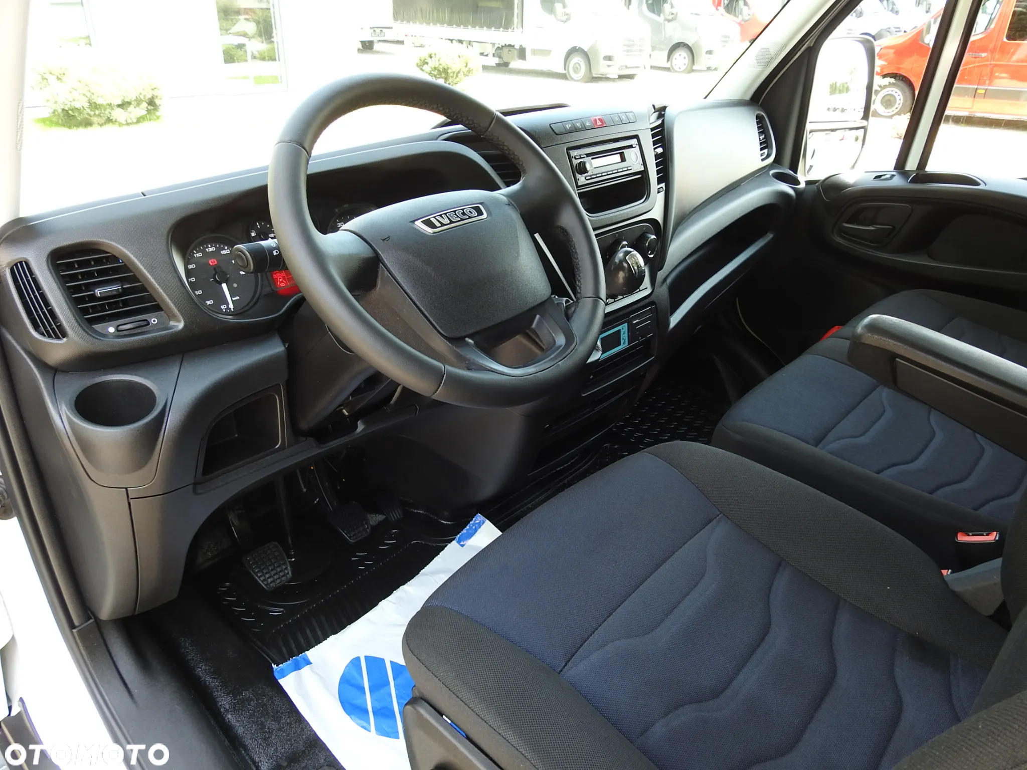 Iveco DAILY 50C15 CHŁODNIA KONTENER -5*C ZASILANIE 230V KLIMATYZACJA BLIŹNIACZE KOŁA 150KM [ 279041 ] - 3
