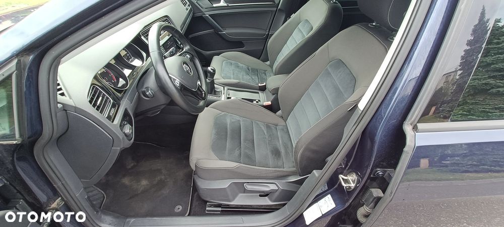 Volkswagen Golf - 10