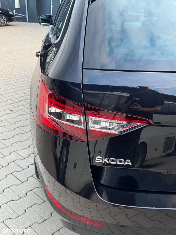 Skoda Superb 2.0 TDI Sportline DSG - 8