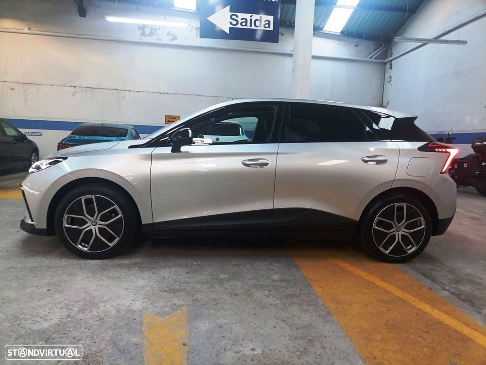 MG MG4 64 kWh Luxury - 16