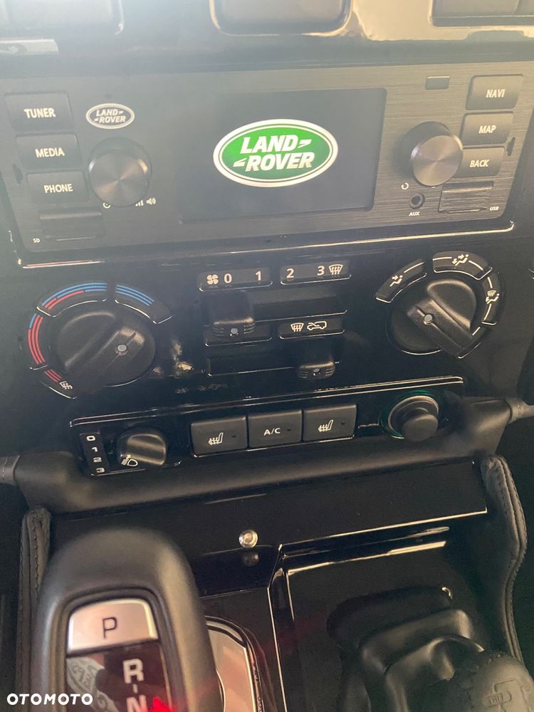 Land Rover Defender - 19