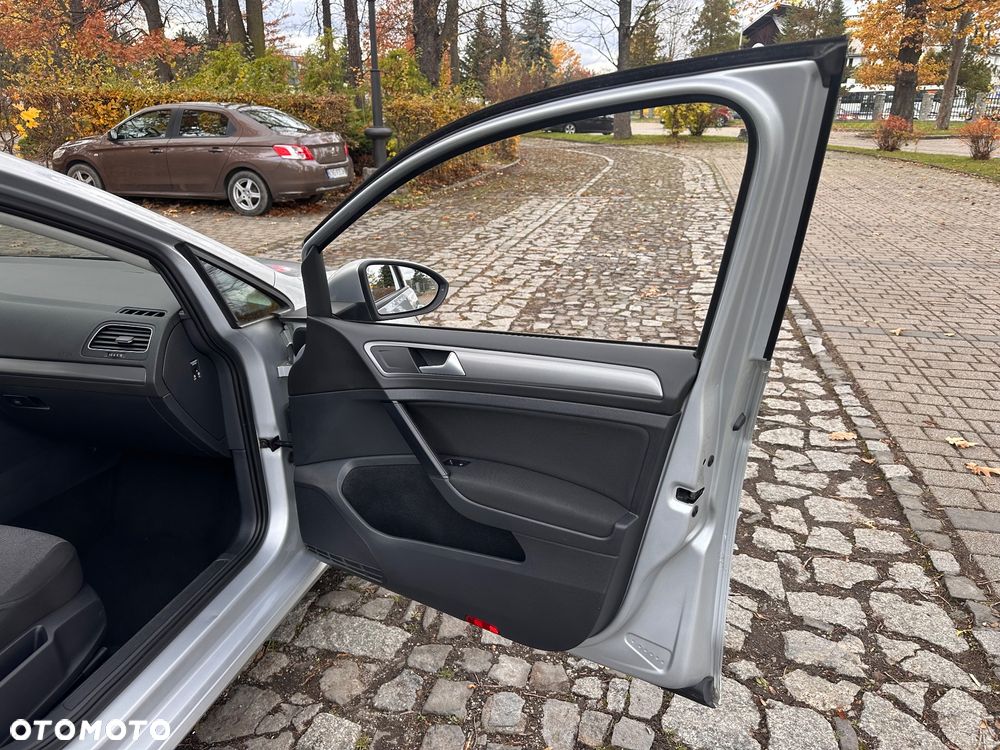 Volkswagen Golf Variant 1.6 TDI DPF BlueMotion Technology Style - 20