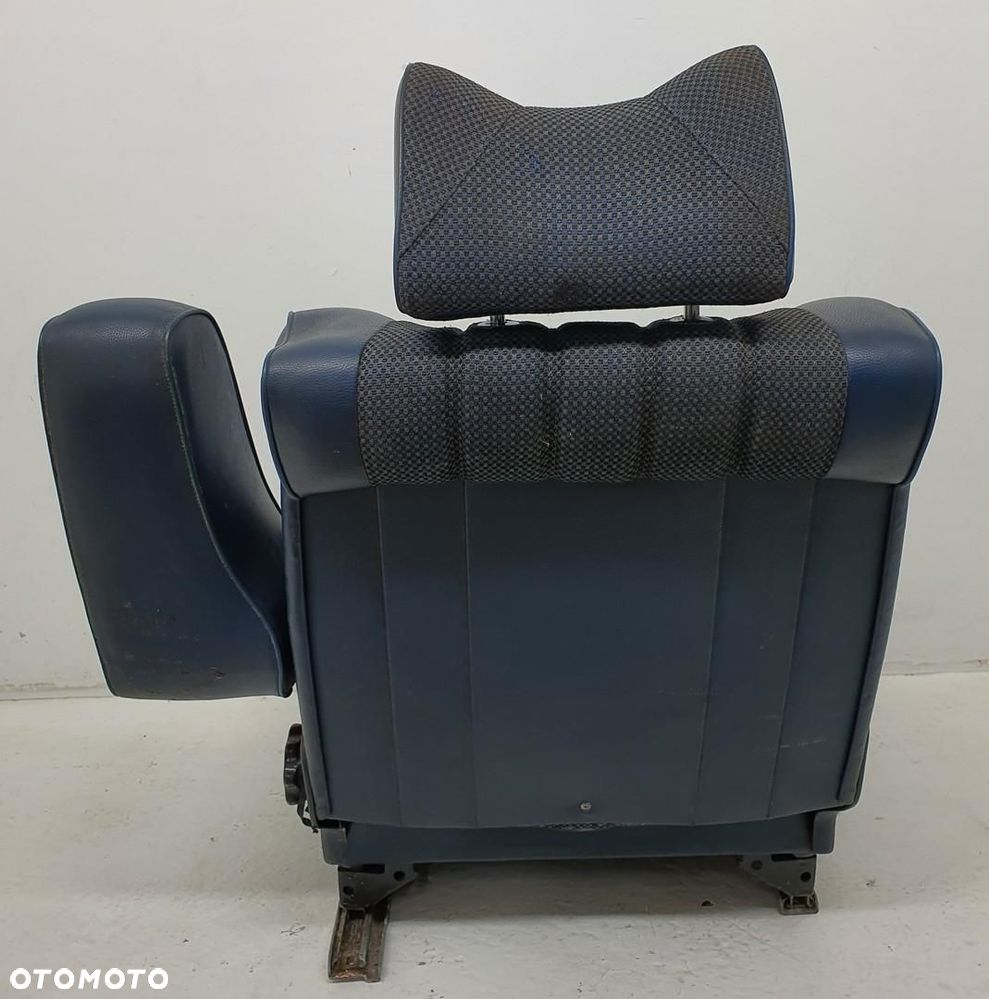 FOTEL PRAWY PRZÓD PRZEDNI PASAŻERA MERCEDES W115 W114 EUROPA - 9