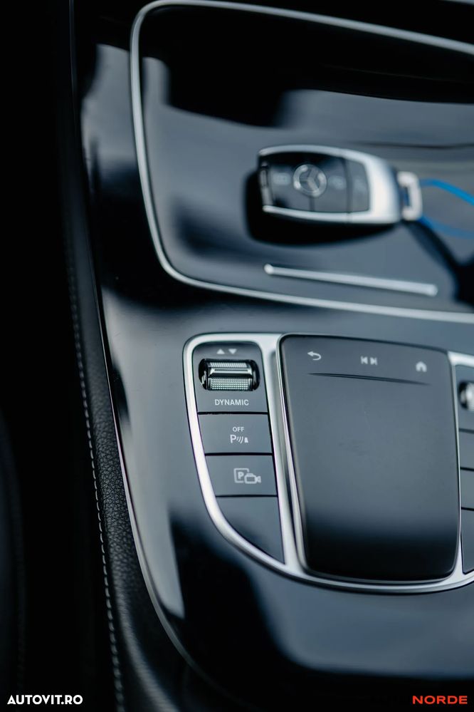 Mercedes-Benz E 300 de 9G-TRONIC AMG Line - 26