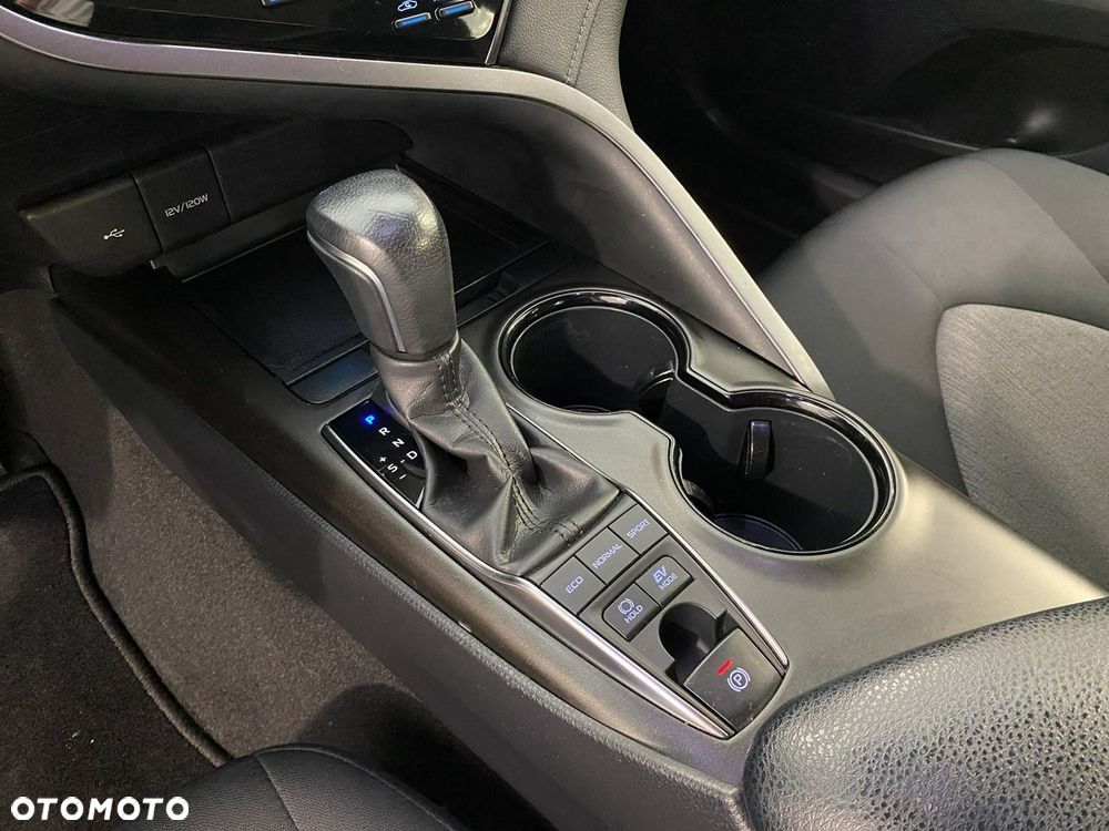 Toyota Camry - 19