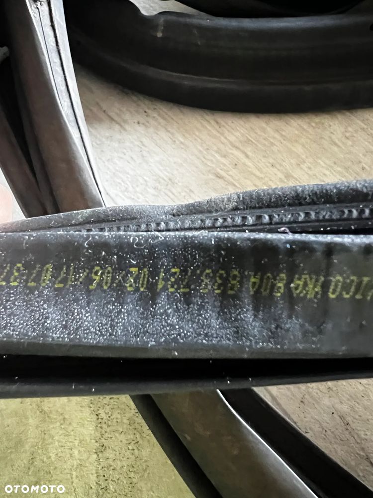 Uszczelka klapy bagażnika AUDI Q5 80A 80A827705D - 3