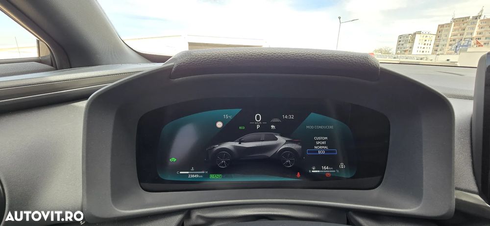 Toyota C-HR 1.8 Hybrid Team Deutschland - 26