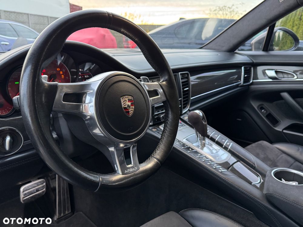 Porsche Panamera 4S PDK - 22