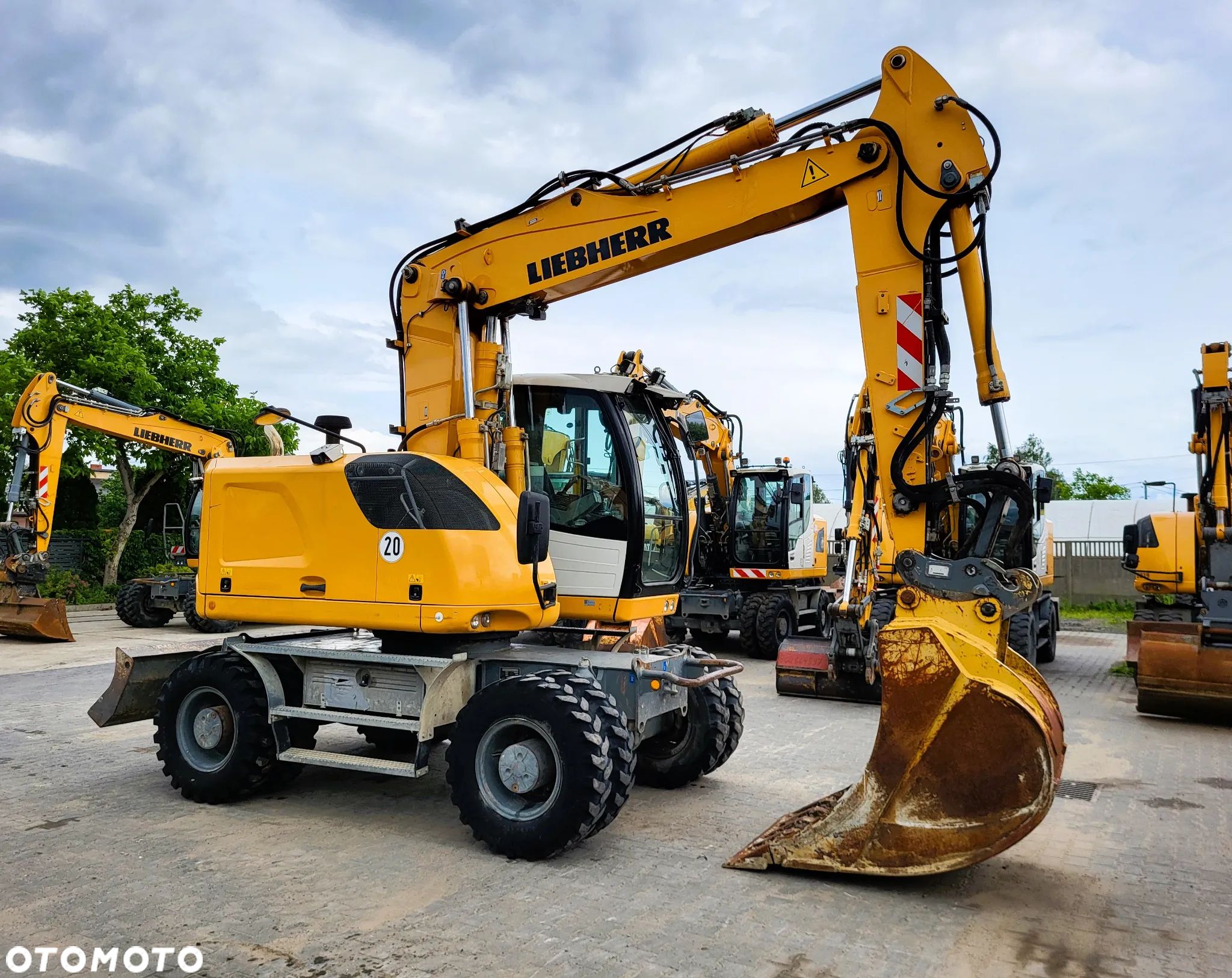 Liebherr A918 Compact / z Niemiec / - 1