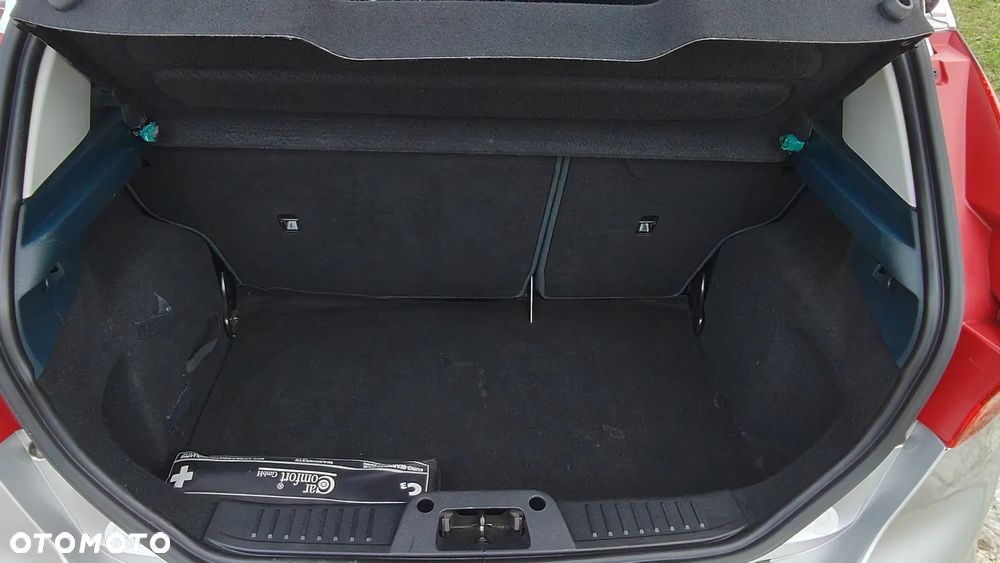 Ford Fiesta 1.6 TDCi Individual - 33