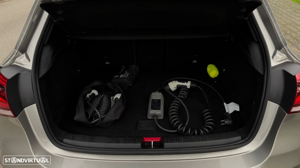 Mercedes-Benz A 250 e 8G-DCT Edition AMG Line - 24