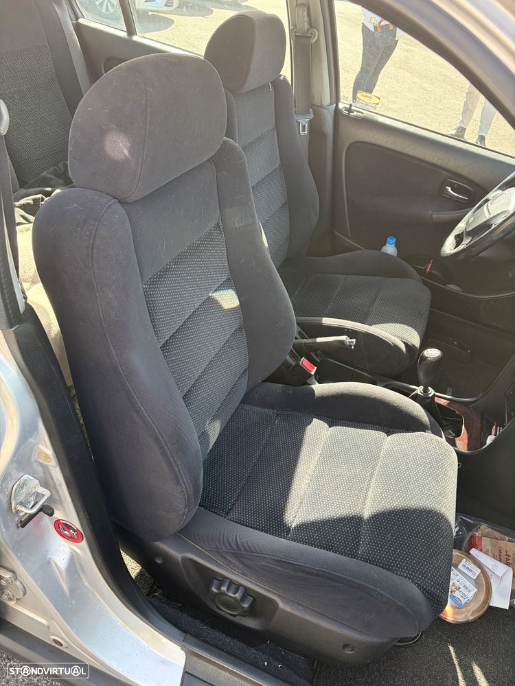 Honda Civic 1.4i Profile - 8