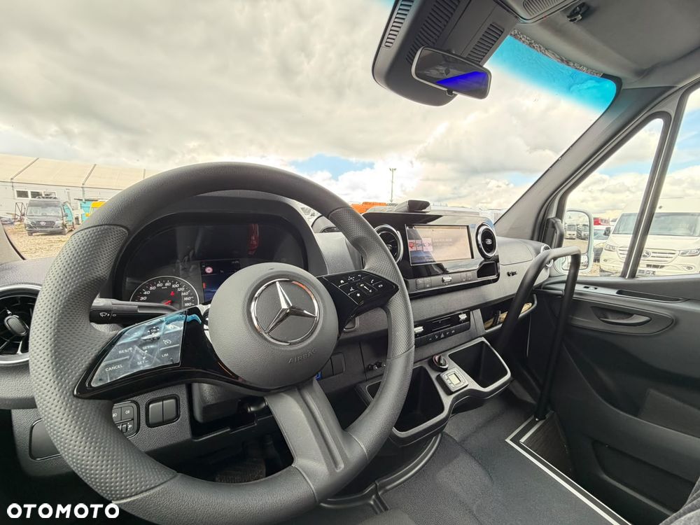 Mercedes-Benz Sprinter 519 - 18