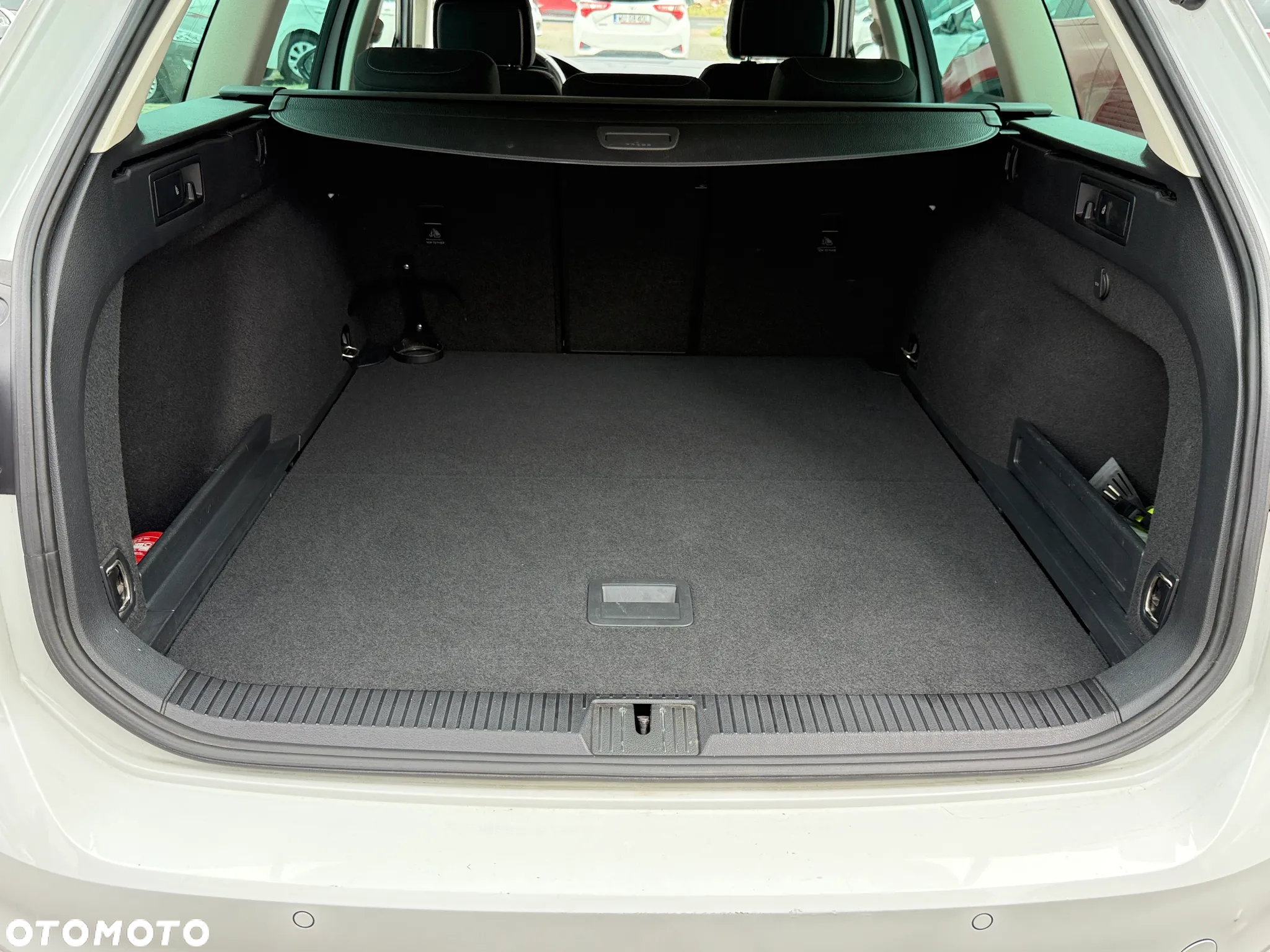 Volkswagen Passat 1.8 TSI BMT Comfortline - 25