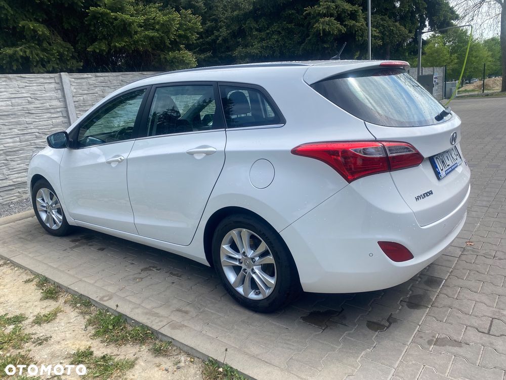 Hyundai i30 1.6 Classic + - 14